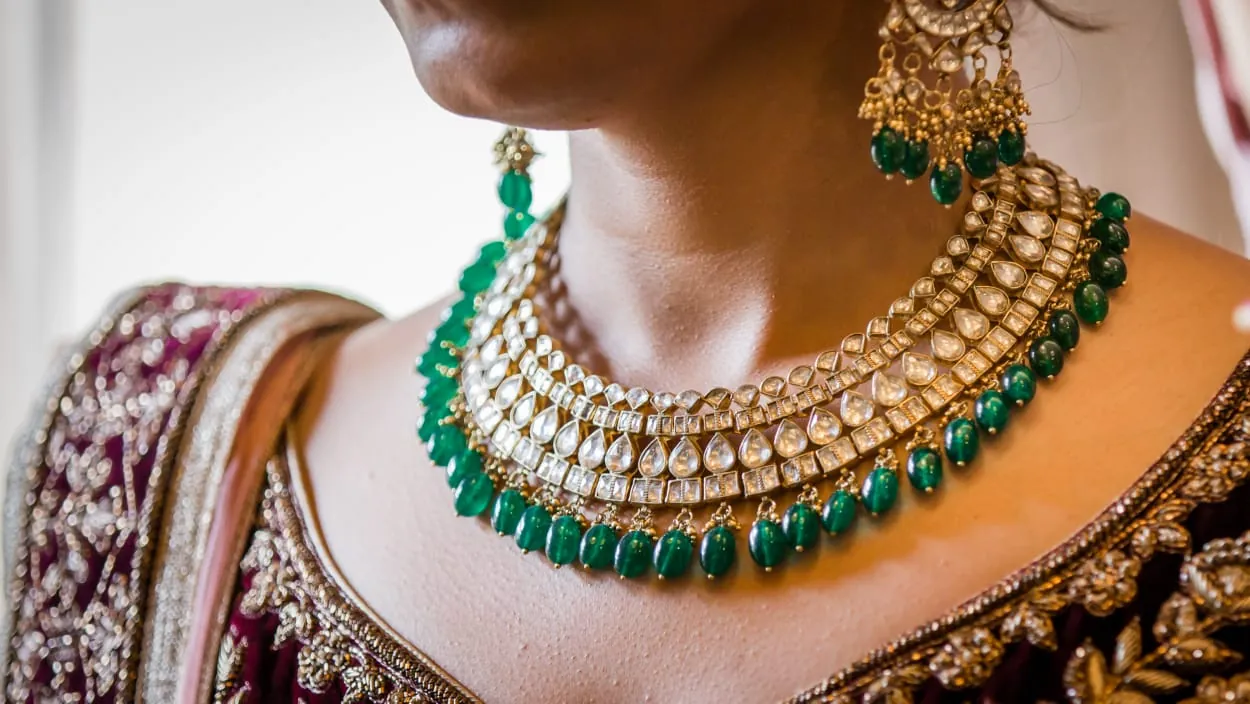 Bridal jewellery, emerald necklace — product photography Prayagraj