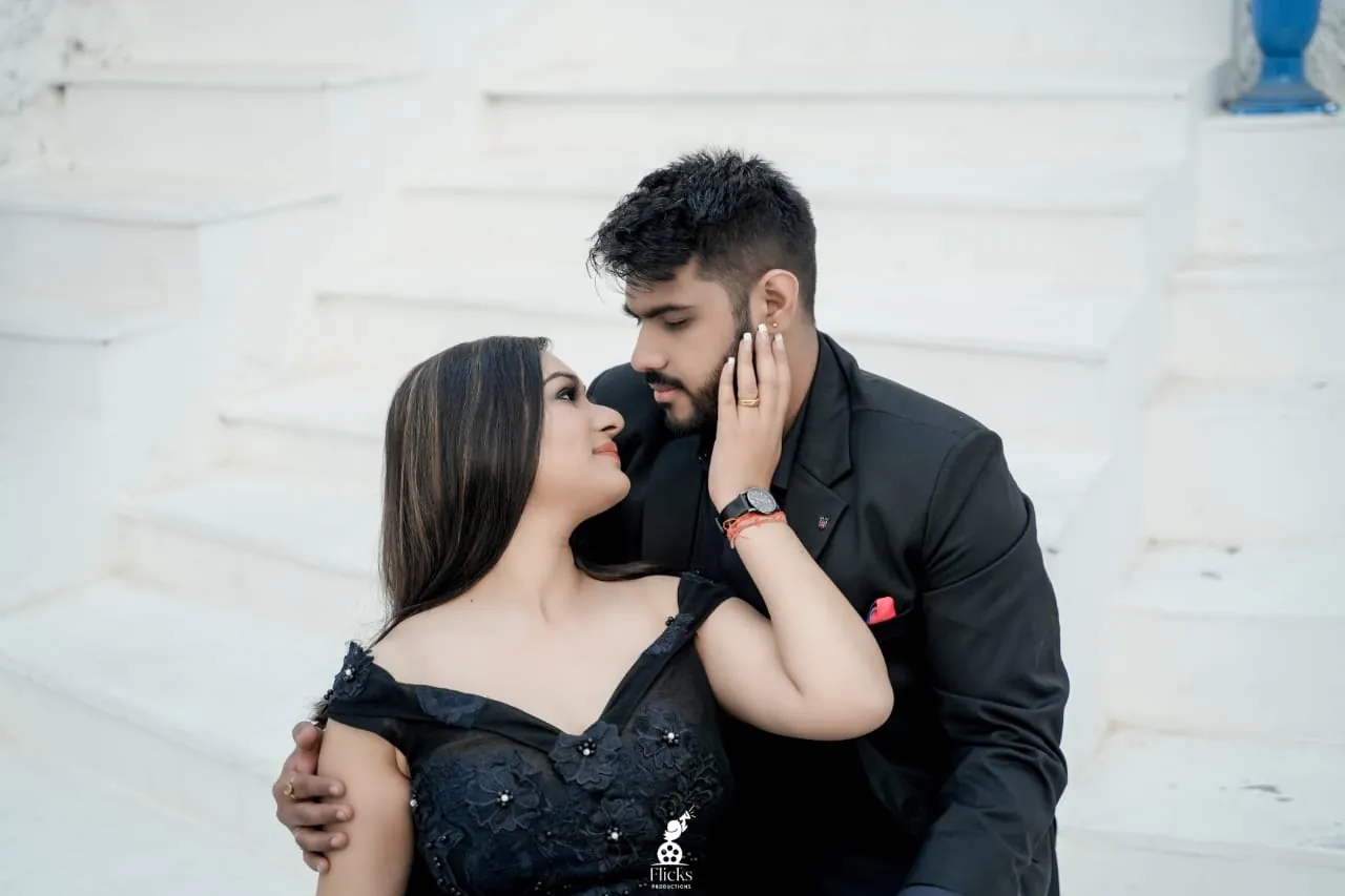 Pre-wedding couple shoot in Prayagraj